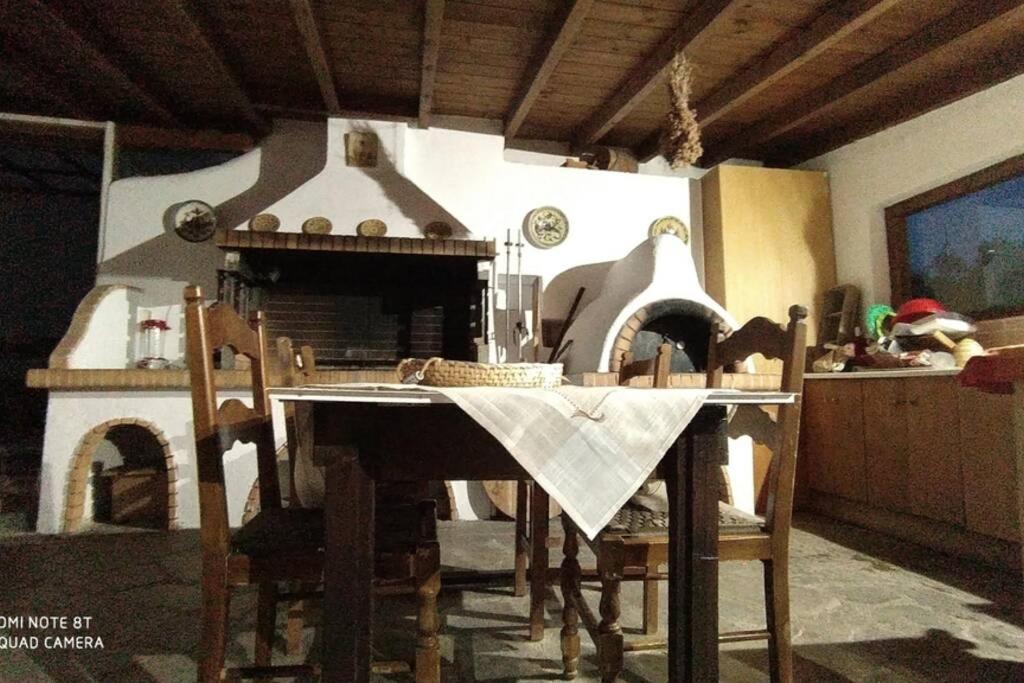 הוילה Loutsa  Αρχοντικο Στουσ Προποδεσ Του Ορουσ Διρφυσ מראה חיצוני תמונה